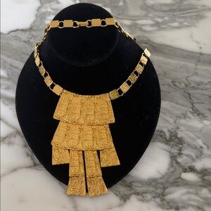 Elegant Gold Tiered Necklace